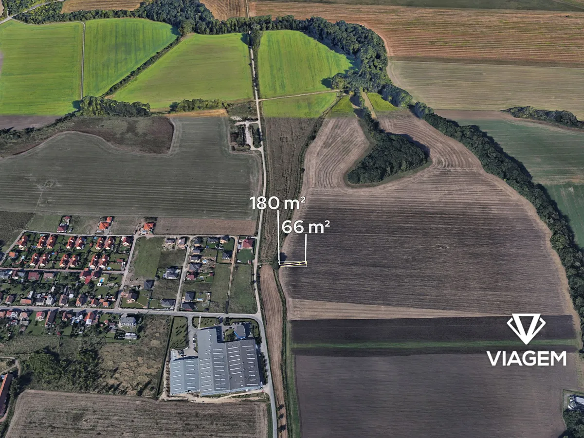 Prodej pole 976 m²